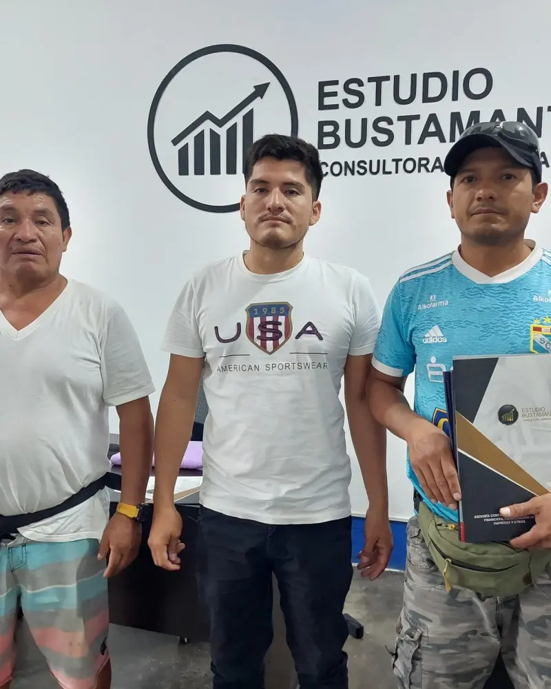 Cliente del Estudio Bustamante en la oficina de Jaén